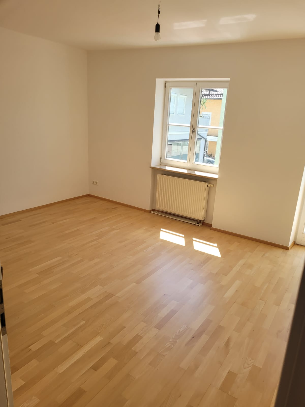 Leerer, frisch gestrichener Raum nach einer Wohnungsauflösung durch die Ruck Zuck Company